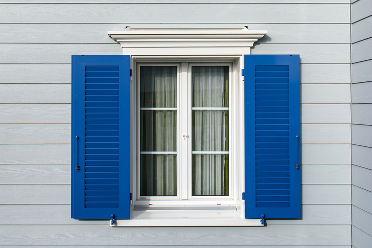 Renovation Fenster, Zargen mit Abwurfdach und Läden